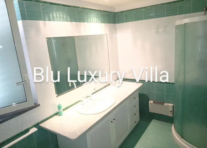 וילה Blu Luxury *
