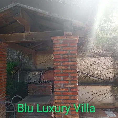 וילה Blu Luxury