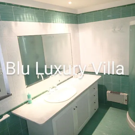 וילה Blu Luxury *